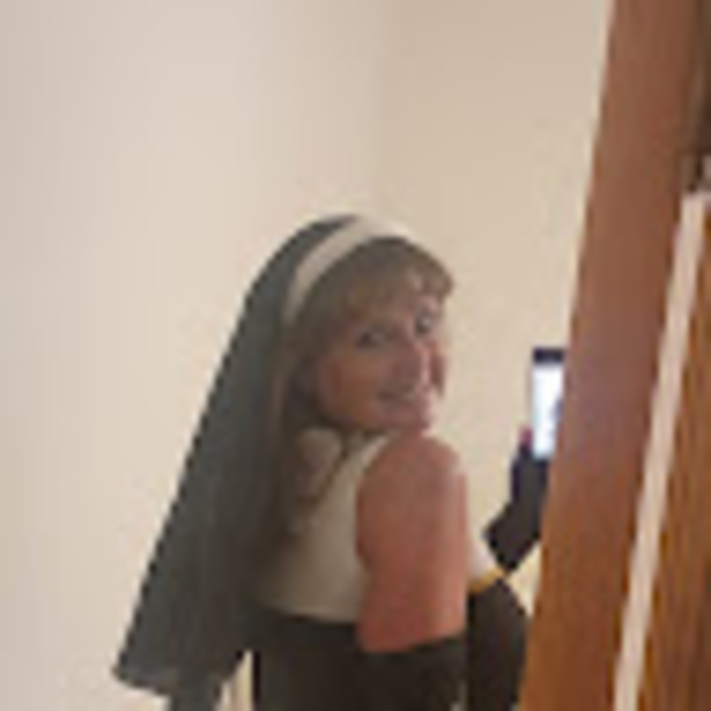 Meet your Posher, Sharon